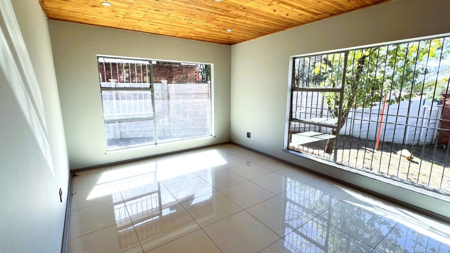 4 Bedroom Property for Sale in Heuwelsig Free State